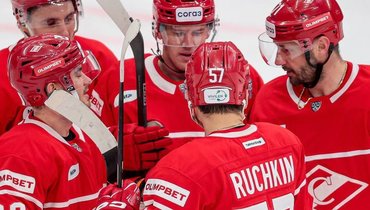 Игроки «Спартака» в матче со СКА.