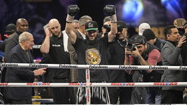 «Бетербиев затаскивает людей в ад!» Что говорят в соцсетях после победы над Смитом