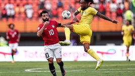 Гамбия была в шаге от авиакатастрофы, фанат напал на тренера Ганы, а Салах спас Руя Виторию. Что происходит на Кубке Африки