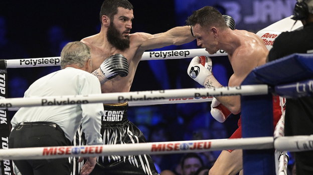 Артур Бетербиев и Каллум Смит.