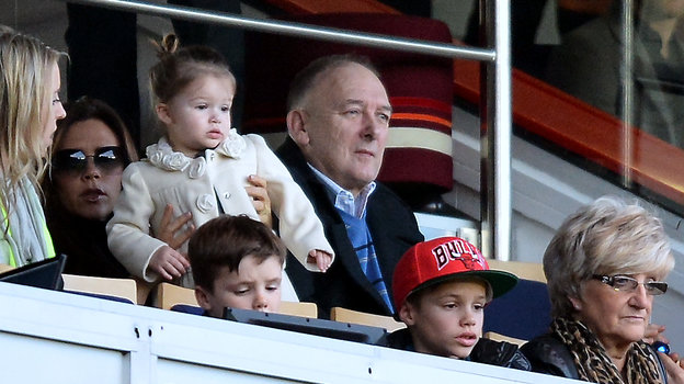 Виктория Бекхэм, Харпер, Ромео и Круз Бекхэм, отец и мать футболиста.