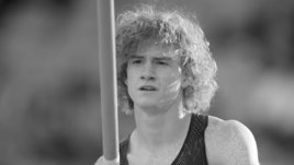 Прыгун с шестом Шон Барбер