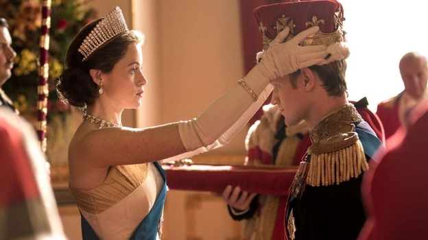 Кадр из сериала «Корона»