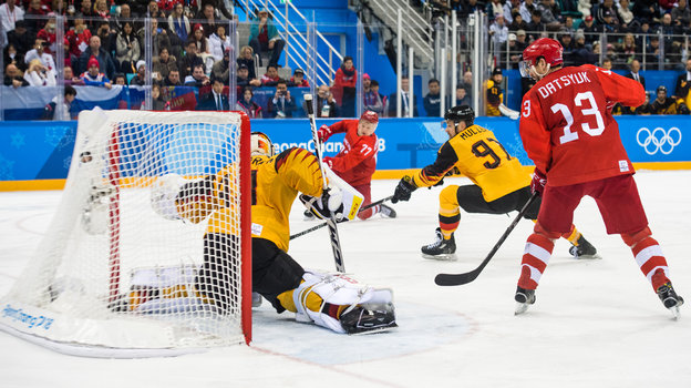 Кирилл Капризов забивает гол в финале Олимпийских игр-2018.