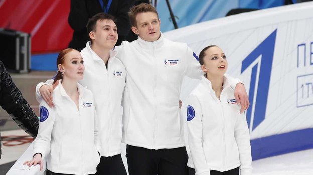 Елизавета Осокина, Артем Грицаенко, Дмитрий Козловский и Александра Бойкова. Фигуристы Елизавета Осокина, Артем Грицаенко, Дмитрий Козловский и Александра Бойкова