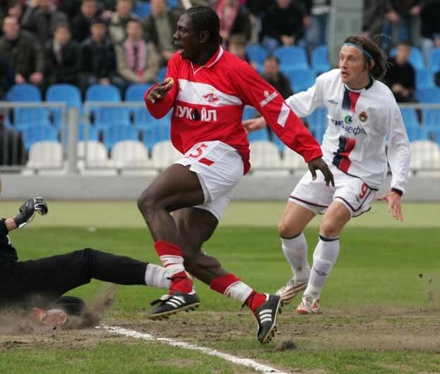 Люк Зоа и Ивица Олич. Футболист Люк Зоа