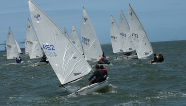 Соревнования в дисциплине швертбот.