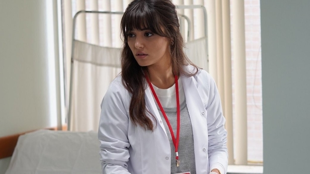 Кадр из сериала «Азизе»