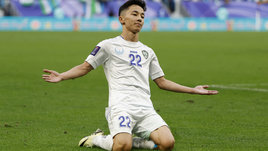 Игрок сборной Узбекистана Аббосбек Файзуллаев.