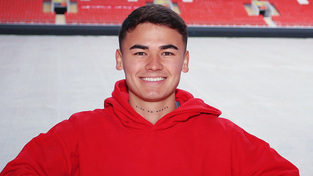 Манфред Угальде. Футболист Манфред Угальде