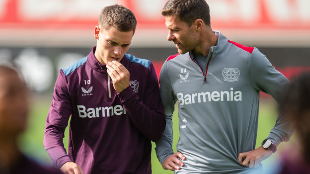 Флориан Виртц и Хаби Алонсо.