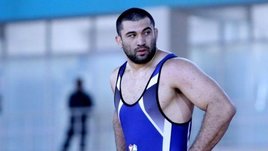 Махов получил бронзу,  но возвращается победителем