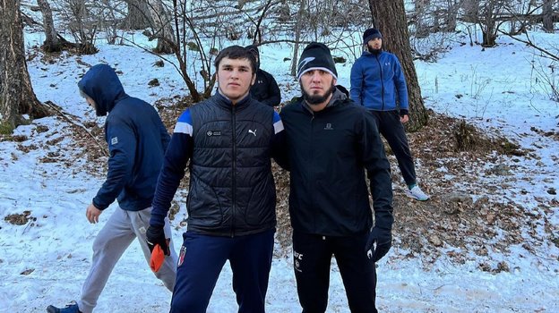 Магомедрасул Мутаев и Ислам Махачев.