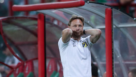 Судьи нервируют Карпина даже в день рождения. Но «Ростов» с Глушаковым все равно победил