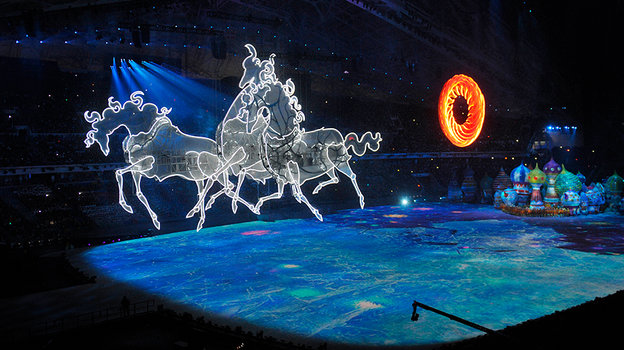 Тройка лошадей на церемонии открытия Олимпийских игр-2014 в Сочи.