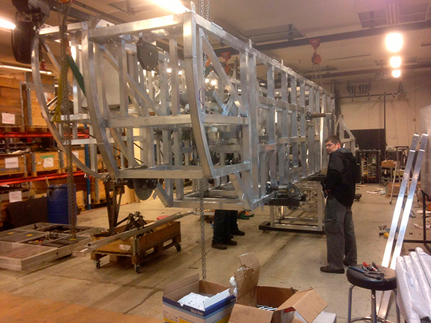 Одна из конструкций для декораций церемонии открытия.