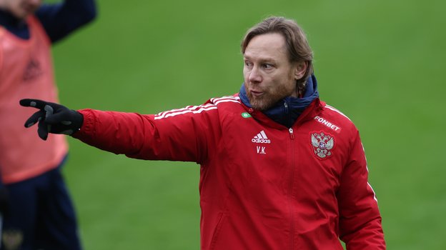 Валерий Карпин.