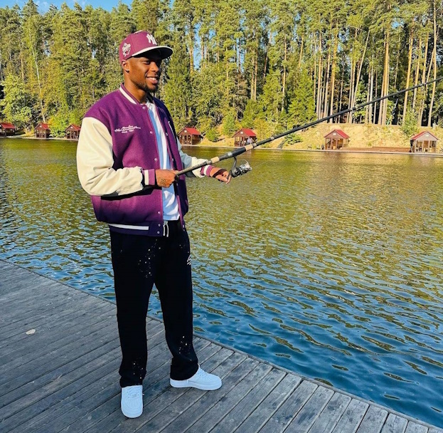 Кристофер Мартинс на рыбалке.