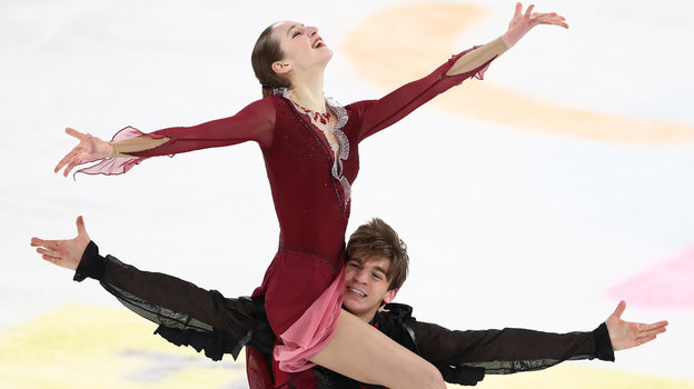 Екатерина Рыбакова и Иван Махноносов. Фигуристы Екатерина Рыбакова и Иван Махноносов