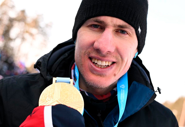 Эдуард Латыпов с золотой медалью.