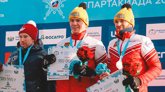 Призеры скиатлона на Спартакиаде: Илья Семиков, Александр Большунов и Артем Мальцев.