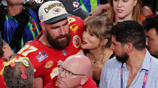 Игрок «Канзас-Сити» Трэвис Келси и Тэйлор Свифт.