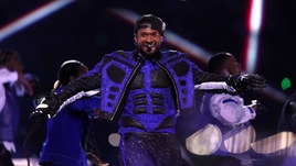 Ашер на Супербоуле.