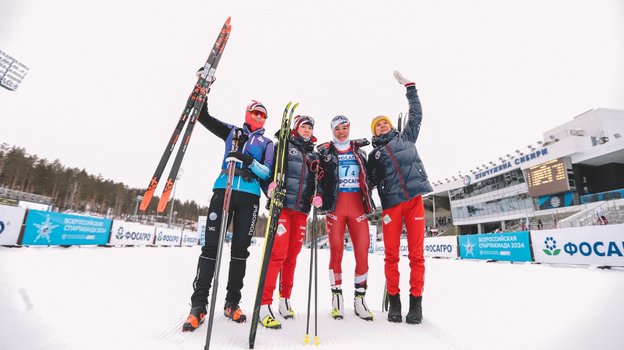 Женская сборная Архангельской области после выигранной гонки.