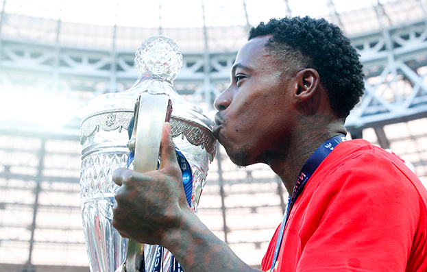 Квинси Промес с Кубком России.