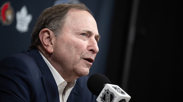 Гэри Беттмэн. комиссионер НХЛ Гэри Беттмэн.