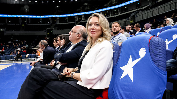 Илона Корстин.