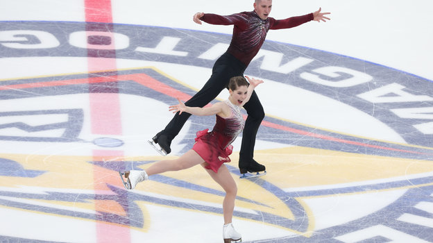 Фигуристы Анастасия Мишина и Александр Галлямов