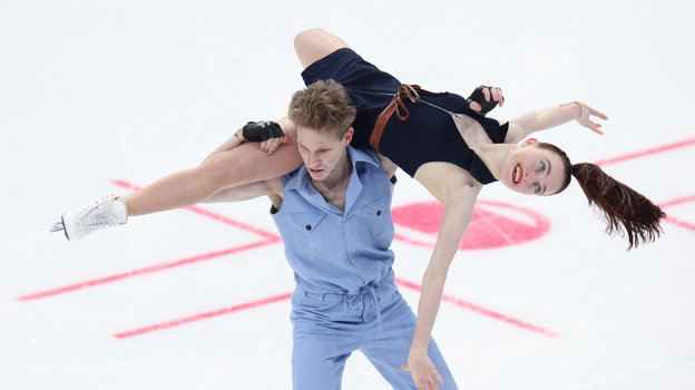 Фигуристы Наталья Поживилко и Святослав Верстаков