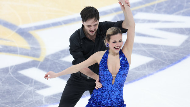 Фигуристы Елизавета Худайбердиева и Егор Базин