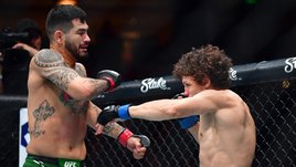 Копылов проиграл удушающим во втором раунде. Россиянин упустил шанс ворваться в топ-15 рейтинга UFC