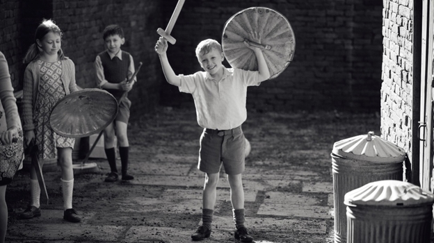 Кадр из фильма «Белфаст»