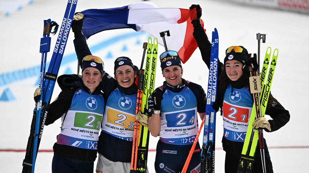 Софи Шово, Жюстин Брезаз-Буше, Жюли Симон и Лу Жанмоно. Биатлонистки Софи Шово, Жюстин Брезаз-Буше, Жюли Симон и Лу Жанмоно