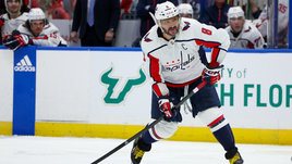 Овечкин не забил сам, но подарил гол партнеру. С таким капитаном «Вашингтон» поборется за плей-офф