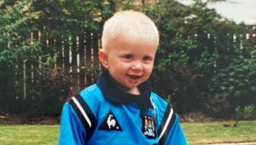 Сможешь угадать футболистов по их детским фото?