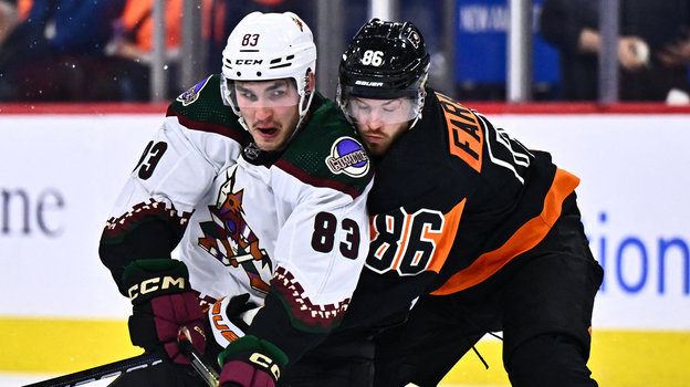 Адам Ружичка и Джоэл Фараби. Хоккеисты Адам Ружичка и Джоэл Фараби