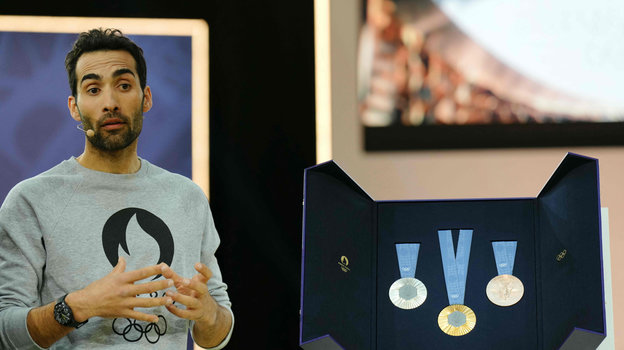 Мартен Фуркад на презентации медалей Олимпиады-2024 в Париже. Мартен Фуркад на презентации медалей Олимпиады-2024 в Париже
