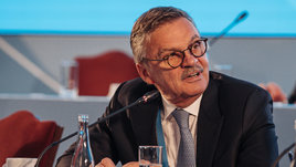 «Политика сейчас контролирует спорт. ИИХФ сталкивается с огромным давлением». Фазель — об изоляции России