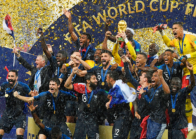 Сборная Франции празднует победу на ЧМ-2018.