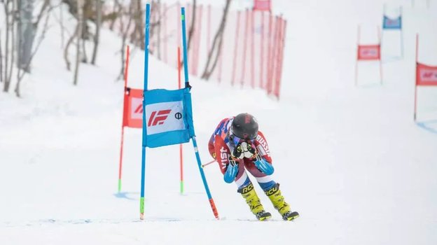 Участник соревнований на горнолыжном курорте «Большой Вудъявр». Участник соревнований на горнолыжном курорте «Большой Вудъявр»