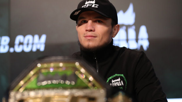 Умар Нурмагомедов.