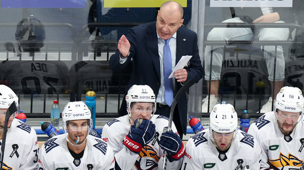 Андрей Разин и игроки «Металлурга». Андрей Разин и игроки «Металлурга»