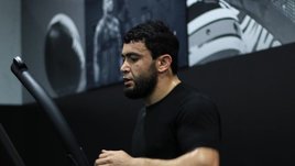 «Если бы знал, что иду на рекорд Хабиба, я бы его побил». Интервью Лоика Раджабова перед боем