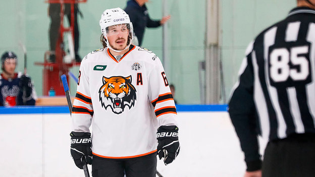 Алекс Бродхерст.