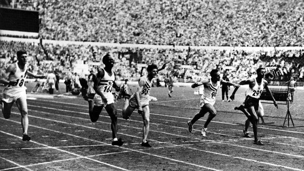 Забег на 100 метров на Олимпиаде в Хельсинки в 1952 году.