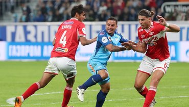 Алексис Дуарте («Спартак»), Артур («Зенит») и Срджан Бабич («Спартак»).